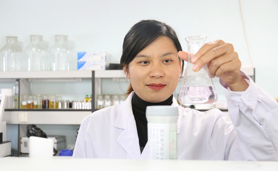 1609740924117006.jpg 糧科所公司星級帶頭人韋素梅(1)_副本.jpg