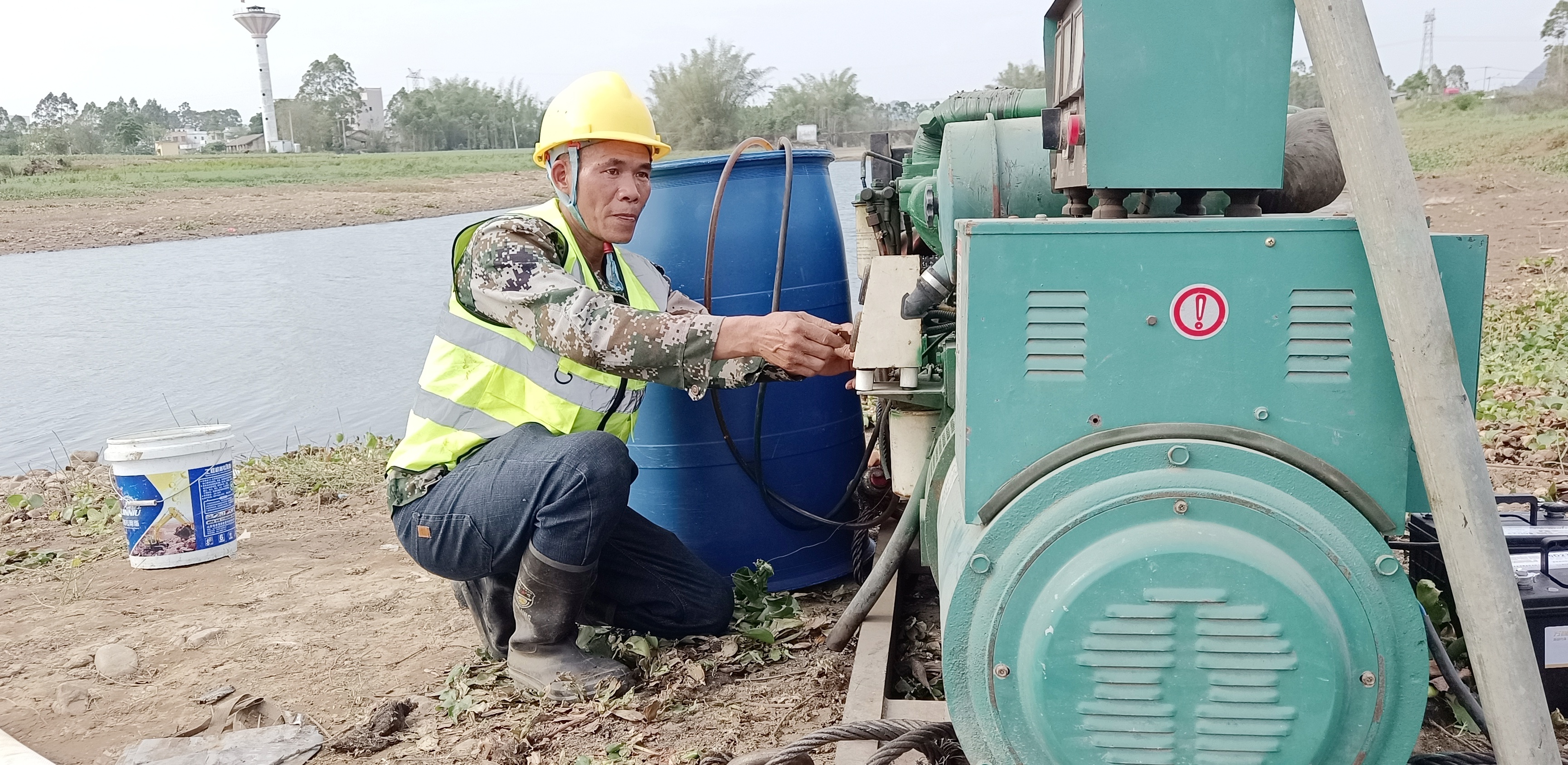 黨建引領(lǐng)聚合力 智鴻環(huán)保助春耕(4_副本.jpg